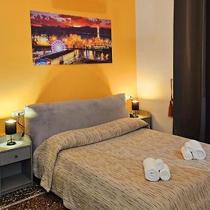 Affittacamere A Filippo'S Room By The Sea